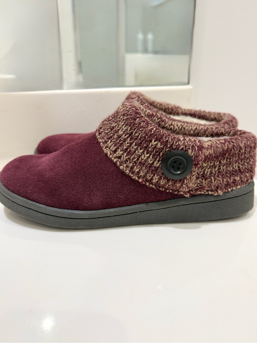 Clarks Womens Slipper Suede Leather Knitted Collar Clog Slippers - size 8